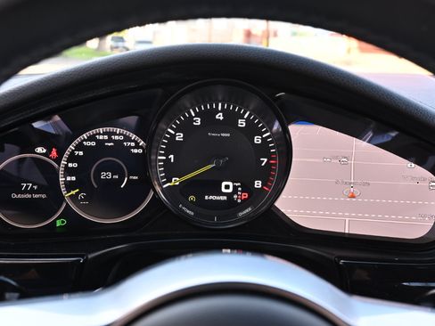 Used 2018 Porsche Panamera 4 AWD/4WD image 21