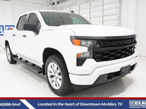 Used 2025 Chevrolet Silverado 1500 Custom image 3