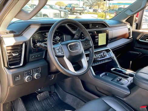 Used 2024 GMC Sierra 3500 Denali w/ Technology Package image 17