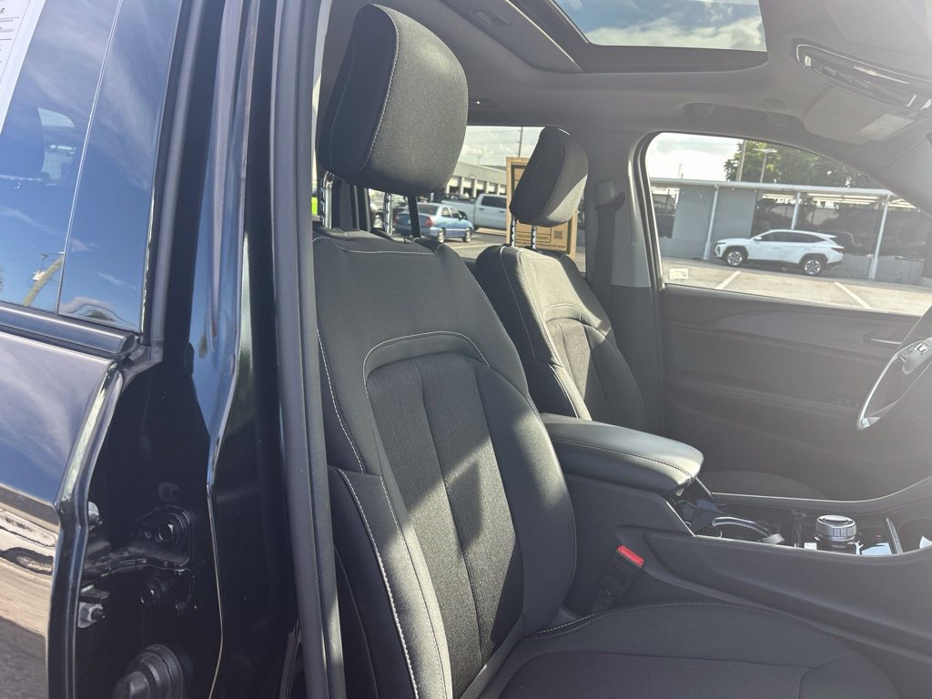 Used 2023 Jeep Grand Cherokee Laredo w/ Luxury Tech Group I RWD image 22