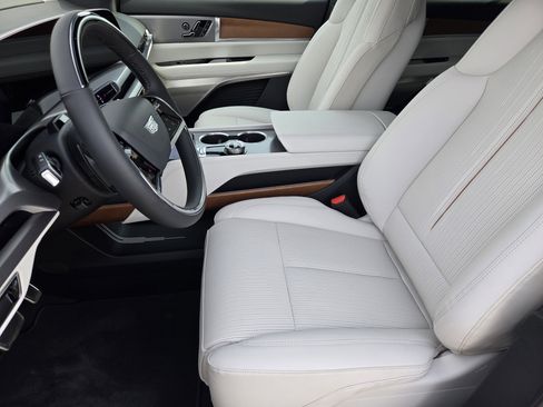 New 2026 Cadillac Vistiq Sport image 9