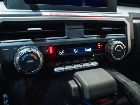 Certified 2025 Toyota Tacoma TRD Sport image 28