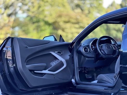 Used 2018 Chevrolet Camaro LT image 11