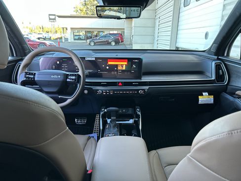 New 2026 Kia Sorento SX Prestige w/ Olive Brown Leather Package image 18