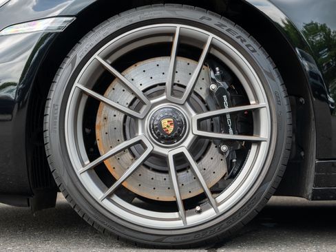 Certified 2022 Porsche 911 Targa 4 GTS AWD/4WD image 13