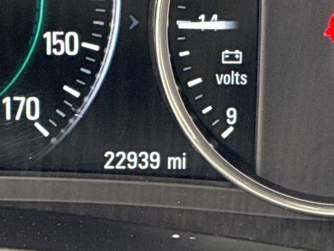 Used 2018 Buick LaCrosse Essence FWD image 5