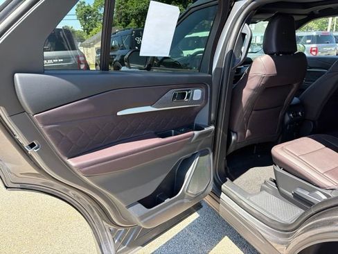 New 2026 Ford Explorer Platinum w/ LUX Leather Package AWD/4WD image 12