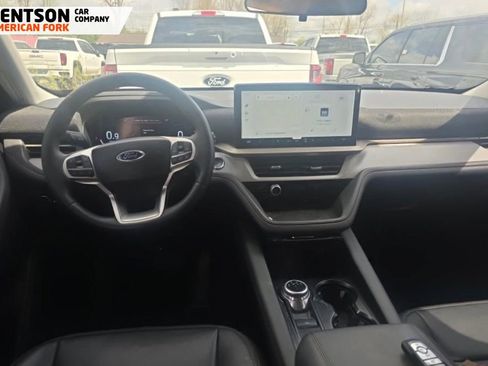 Used 2025 Ford Explorer Active w/ Active Comfort Package AWD/4WD image 5