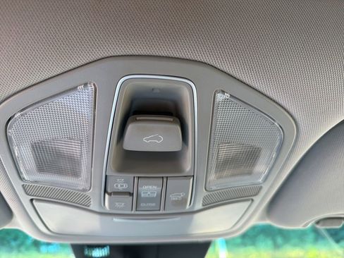 Used 2018 Hyundai Santa Fe Sport w/ 2.0T Ultimate Tech Package 05 AWD/4WD image 28