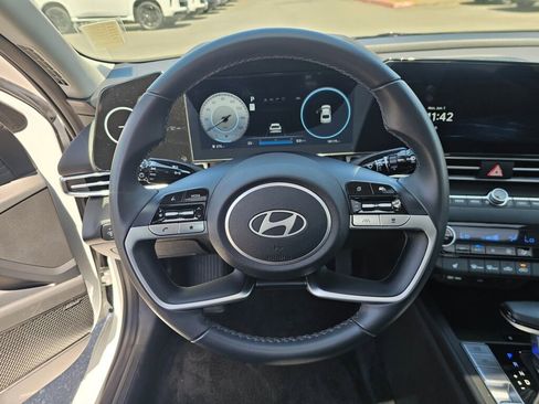 Used 2025 Hyundai Elantra Limited FWD image 28