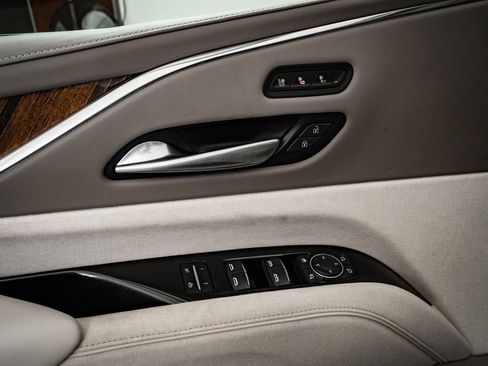 Used 2023 Cadillac Escalade Premium Luxury Platinum image 29