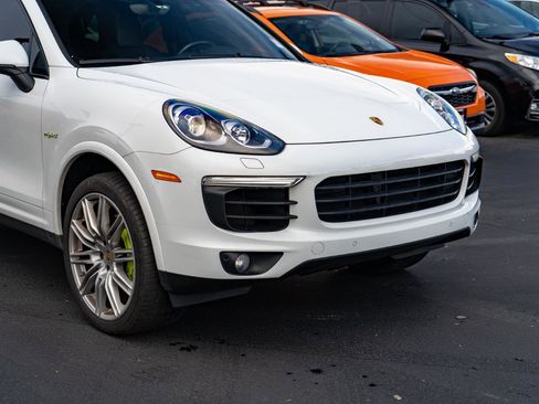 Used 2017 Porsche Cayenne S Platinum image 6