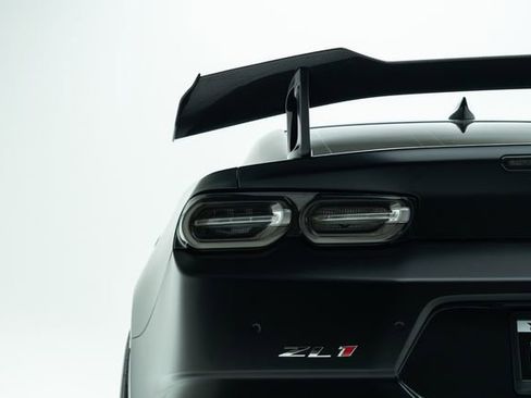 Used 2019 Chevrolet Camaro ZL1 image 17