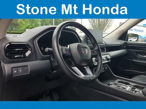 Used 2025 Honda Pilot EX-L image 18