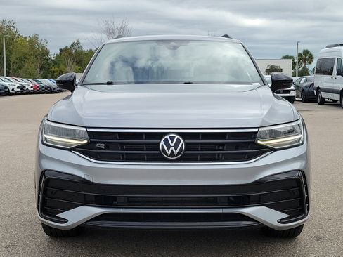 Used 2023 Volkswagen Tiguan SE R-Line image 2