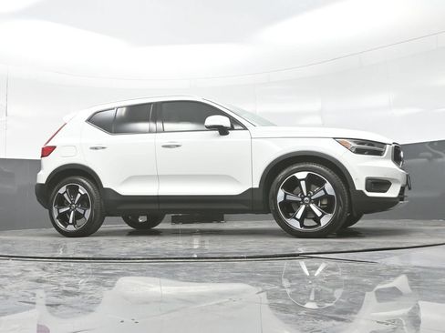 Used 2019 Volvo XC40 T5 Momentum AWD/4WD image 29