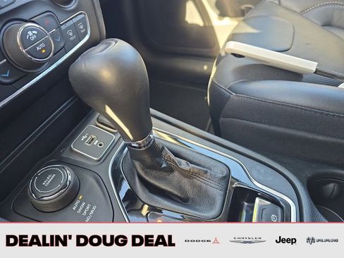 Used 2023 Jeep Cherokee Altitude Lux AWD/4WD image 24
