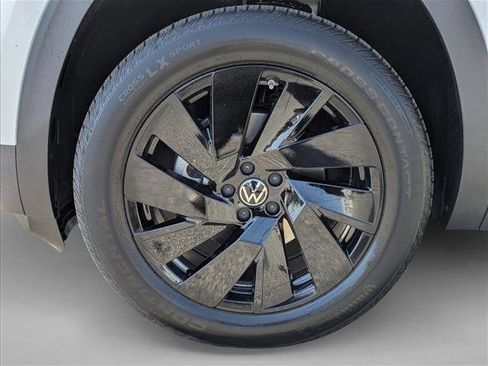 New 2026 Volkswagen Atlas SE FWD image 9