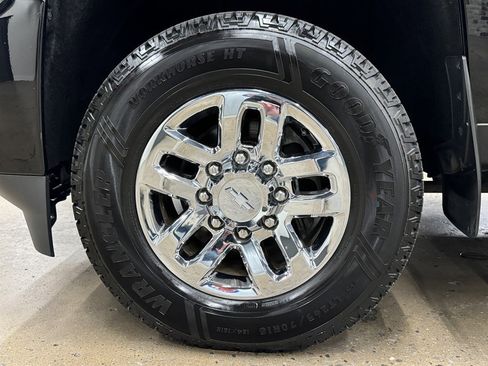Used 2019 Chevrolet Silverado 3500 High Country w/ Duramax Plus Package AWD/4WD image 9
