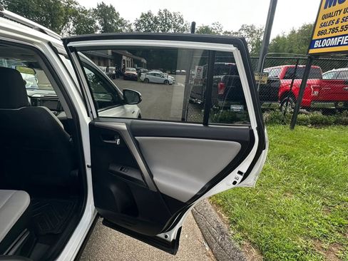 Used 2016 Toyota RAV4 XLE w/ Convenience Package AWD/4WD image 30