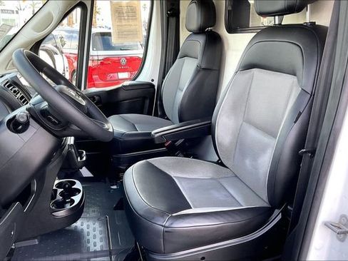 Used 2025 RAM ProMaster 2500 w/ Convenience Group FWD image 22
