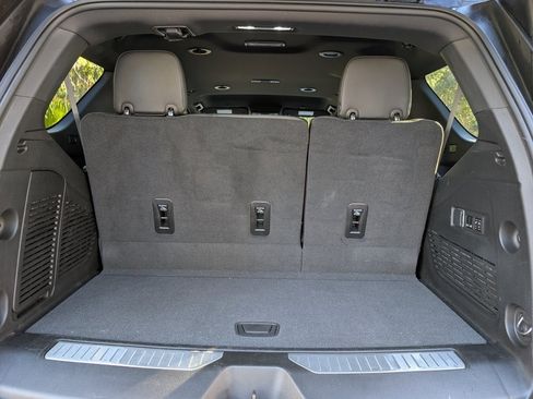 Used 2024 Chevrolet Tahoe Z71 w/ Luxury Package image 25