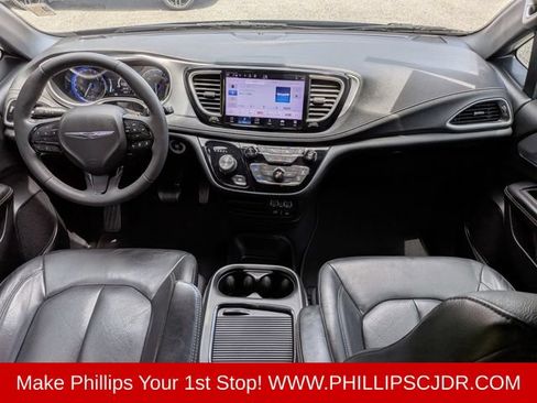 Certified 2022 Chrysler Pacifica Touring-L w/ S Appearance Package FWD image 14