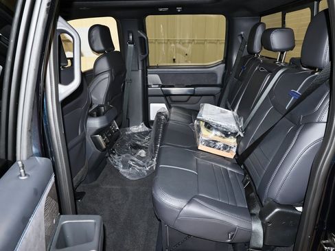 New 2025 Ford F350 Platinum w/ FX4 Off-Road Package image 14