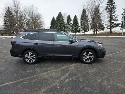 Used 2022 Subaru Outback Limited image 7