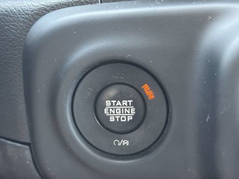Used 2021 Jeep Wrangler Unlimited Sport AWD/4WD image 18