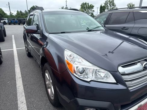 Used 2014 Subaru Outback 2.5i Limited AWD/4WD image 2