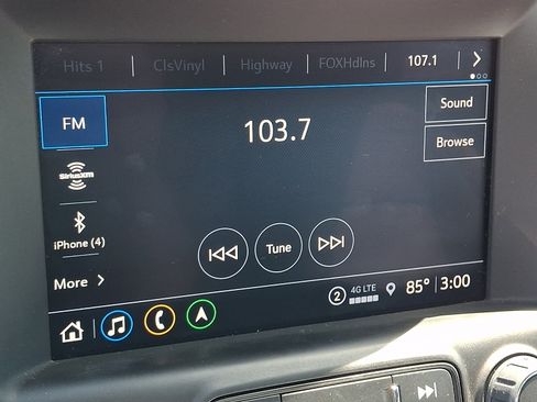 Used 2022 GMC Terrain SLT w/ Infotainment Package II AWD/4WD image 19