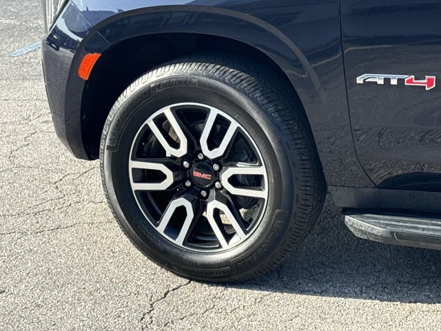 Used 2021 GMC Yukon AT4 w/ Rear Media and Nav Package AWD/4WD image 5