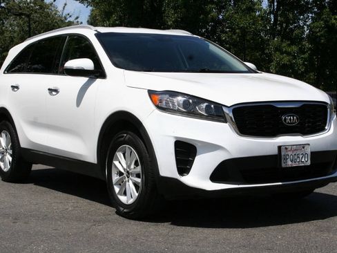 Used 2020 Kia Sorento LX w/ LX I4 Convenience Package FWD image 1