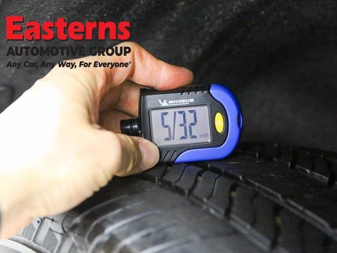 Used 2023 Chevrolet Traverse LS image 27