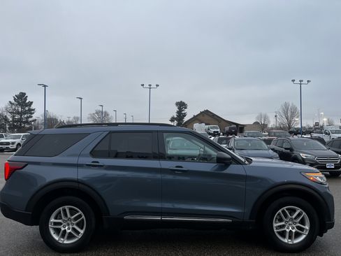 Used 2025 Ford Explorer Active image 5