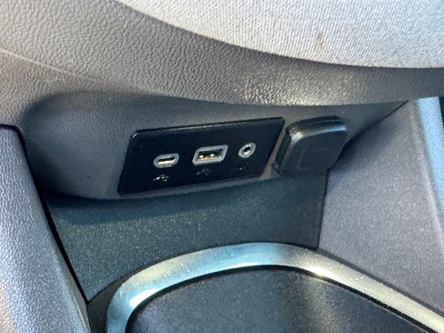 Used 2022 Chevrolet Malibu LT image 32