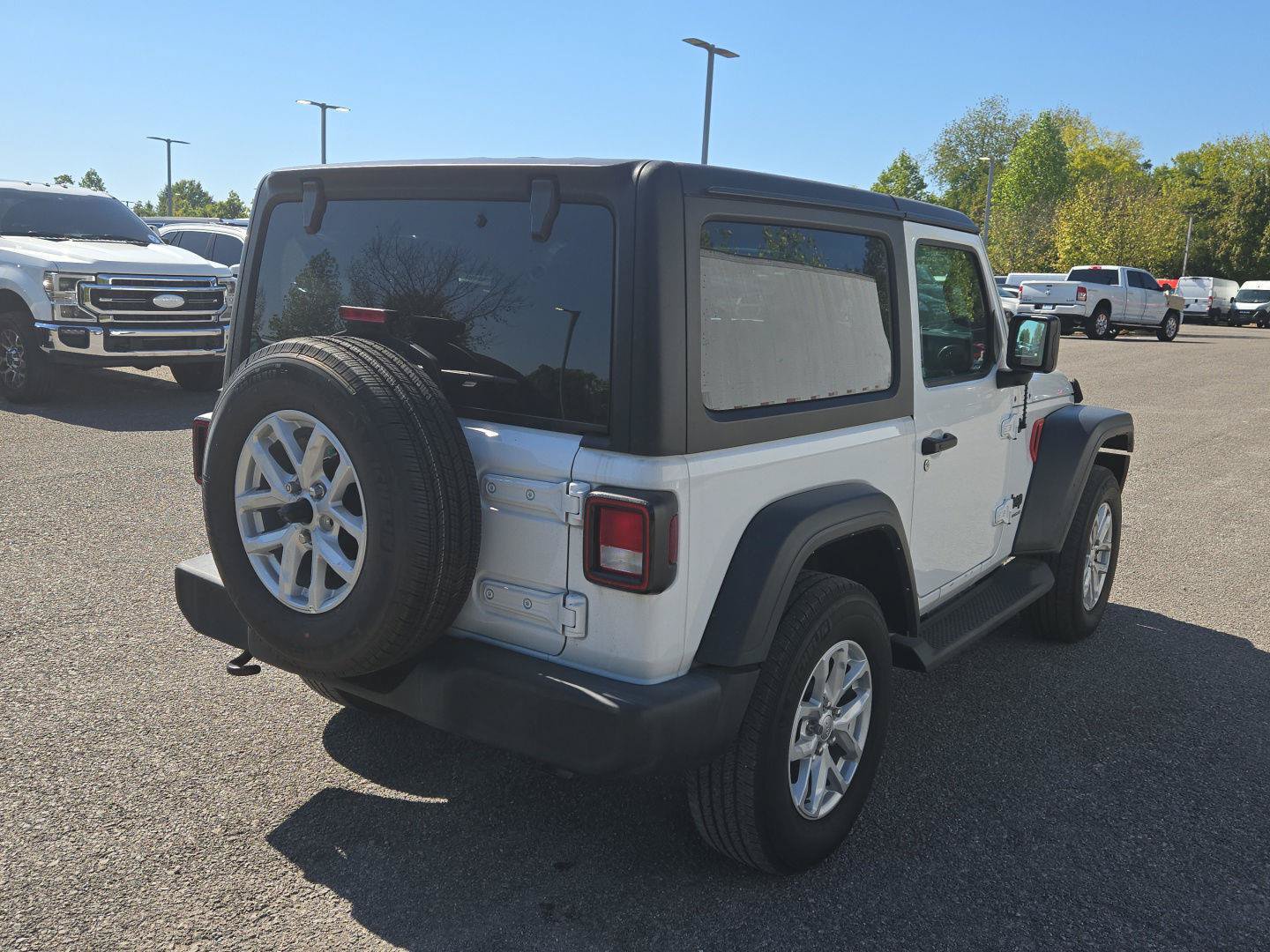 Used 2023 Jeep Wrangler Sport AWD/4WD image 7