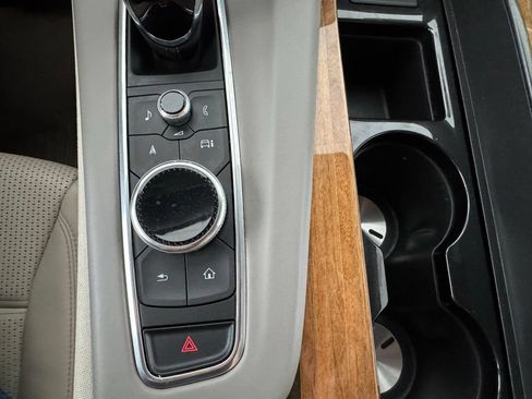 Used 2022 Cadillac Escalade Sport Platinum w/ Heavy-Duty Trailer Package AWD/4WD image 34