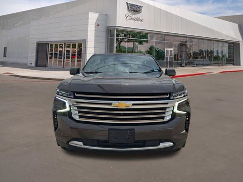 Used 2021 Chevrolet Suburban High Country w/ Premium Package AWD/4WD image 2