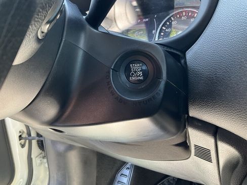 Used 2018 Jeep Renegade Latitude w/ Cold Weather Group AWD/4WD image 26