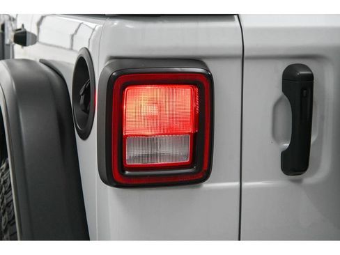 Used 2024 Jeep Wrangler Unlimited Sport AWD/4WD image 28
