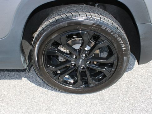 Used 2021 GMC Terrain SLE w/ Elevation Edition FWD image 12