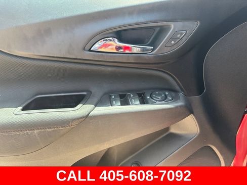 Used 2022 Chevrolet Equinox RS w/ RS Leather Package FWD image 8