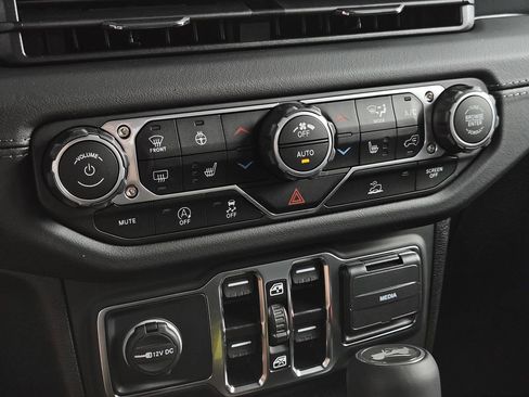 New 2025 Jeep Wrangler Unlimited Sahara w/ Technology Group image 13