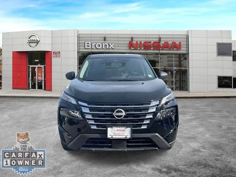 Used 2025 Nissan Rogue S image 3