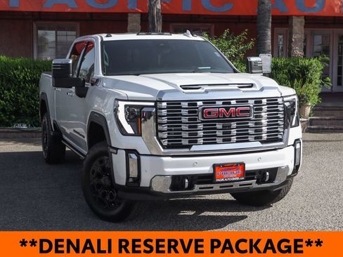 Used 2025 GMC Sierra 2500 Denali w/ Denali Reserve Package AWD/4WD image 2