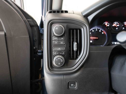 Used 2019 Chevrolet Silverado 1500 Custom w/ Custom Value Package AWD/4WD image 11