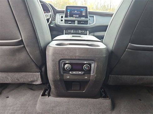 Used 2021 Chevrolet Suburban LT image 21