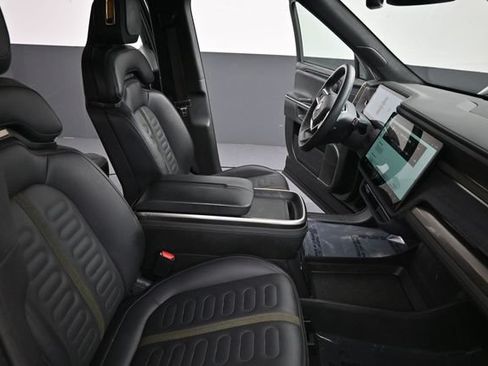 Used 2024 Rivian R1S Adventure AWD/4WD image 19